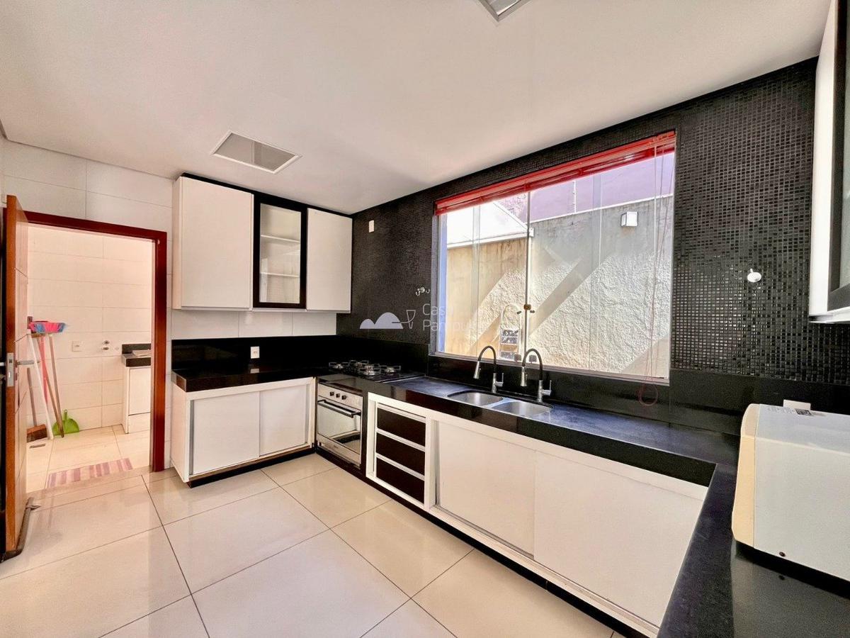 Casa, Trevo, 4 Quartos, 4 Vagas, 2 Suítes