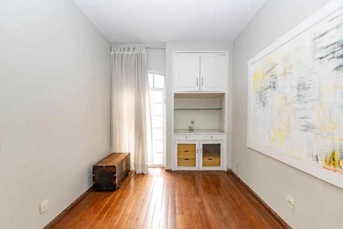 Apartamento, Coração de Jesus, 4 Quartos, 2 Vagas, 1 Suíte