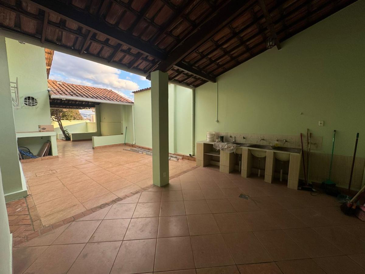 Casa, Colégio Batista, 5 Quartos, 1 Vaga, 1 Suíte