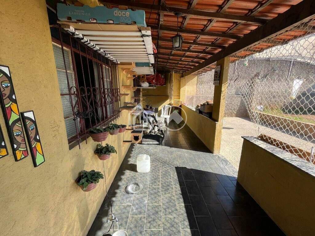 Casa, Novo das Indústrias (barreiro), 3 Quartos, 4 Vagas, 1 Suíte