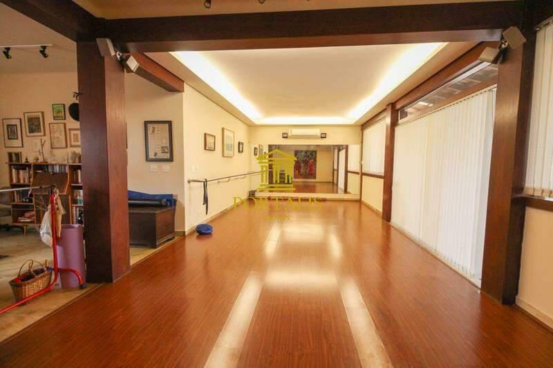 Casa, Serra, 4 Quartos, 5 Vagas, 1 Suíte