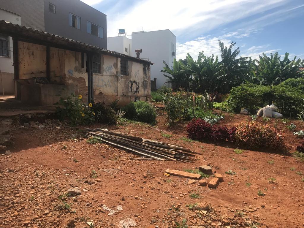 Lote, Centro, 0 Quarto, 0 Vaga