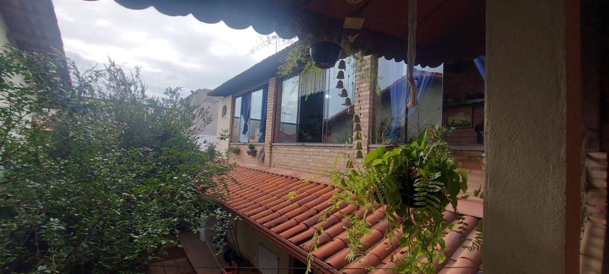 Casa, Petropolis, 3 Quartos, 2 Vagas, 1 Suíte