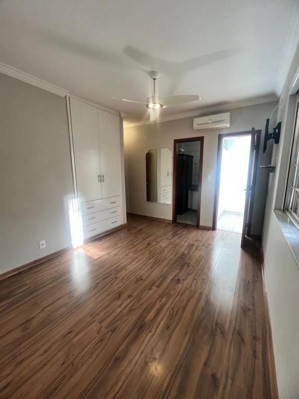 Casa, Castelo, 3 Quartos, 1 Vaga, 1 Suíte