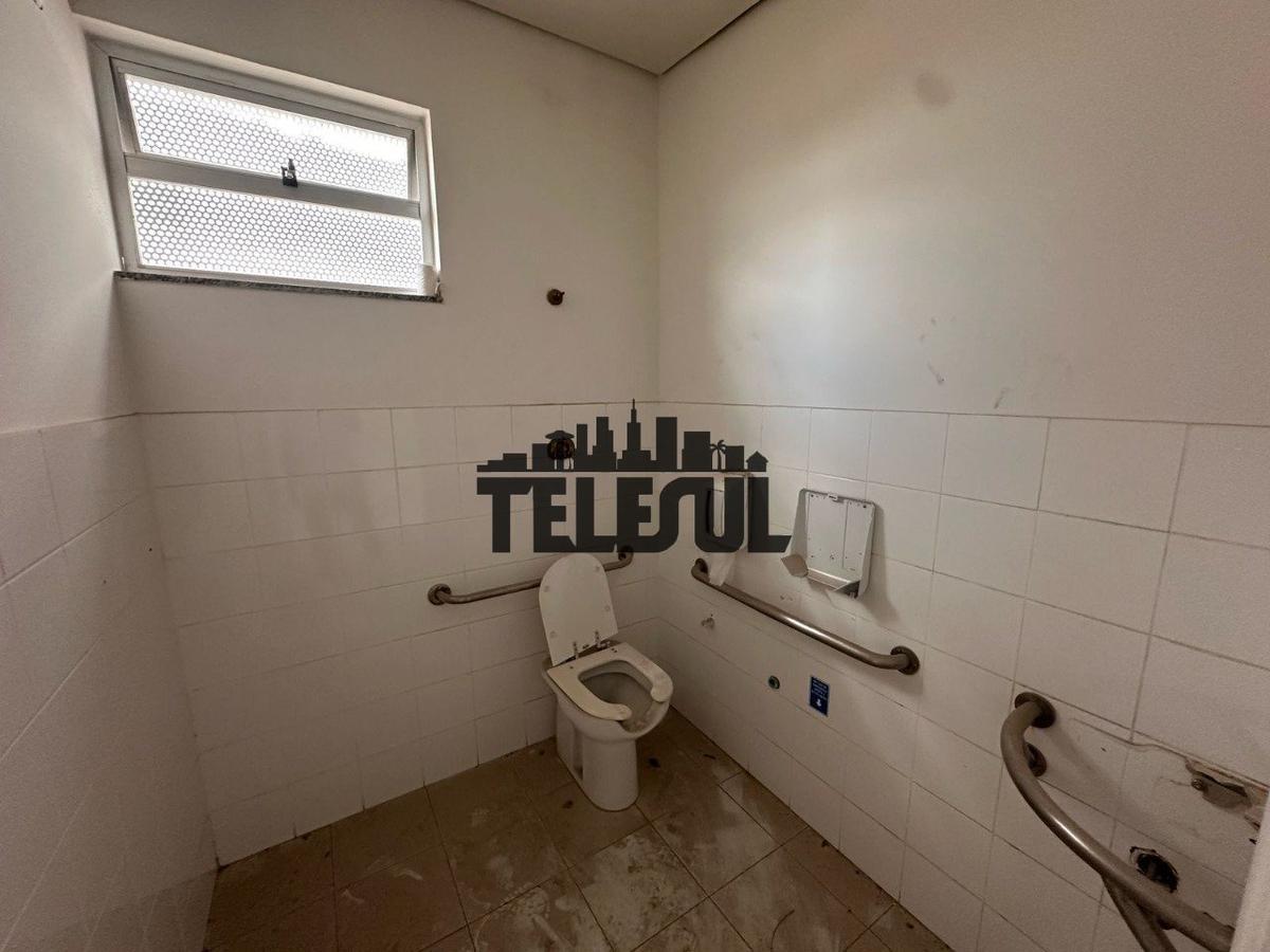 Galpão, Jardim Andere, 0 Quarto, 14 Vagas