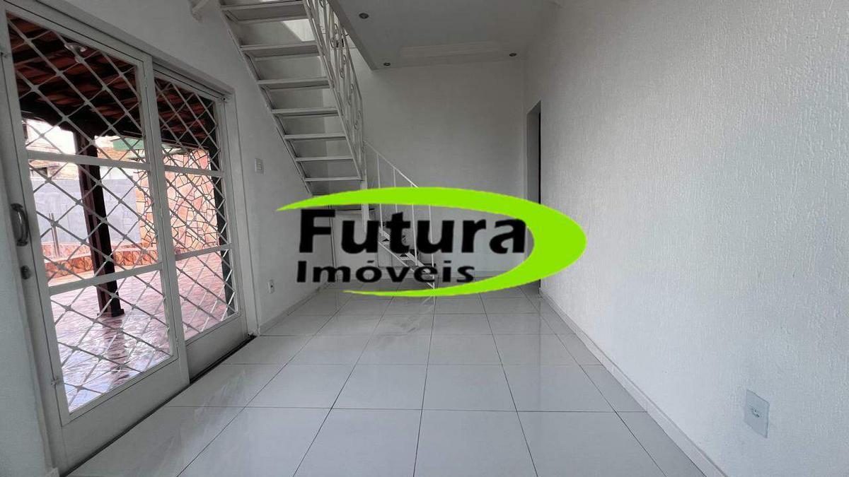 Casa, Miramar (barreiro), 4 Quartos, 2 Vagas, 2 Suítes