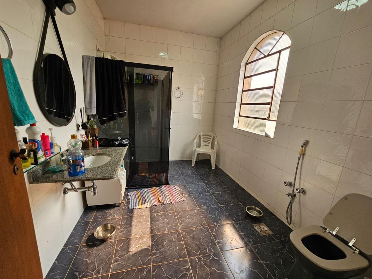 Casa, Santa Cruz, 4 Quartos, 4 Vagas, 1 Suíte