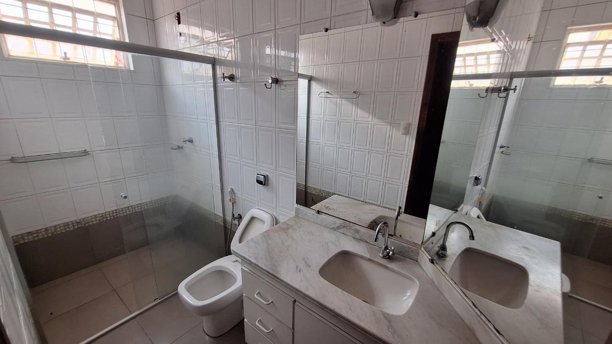 Casa, Centro, 3 Quartos, 2 Vagas, 1 Suíte