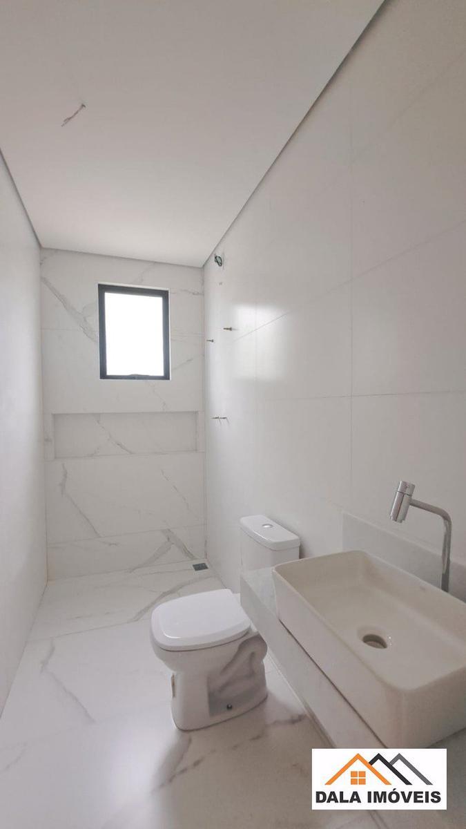 Casa, Planalto, 3 Quartos, 2 Vagas, 1 Suíte