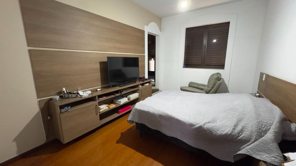 Casa, João Pinheiro, 7 Quartos, 2 Vagas, 2 Suítes