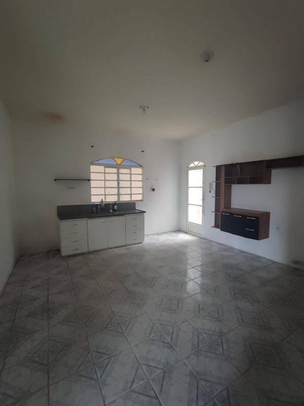 Casa, Braúnas, 4 Quartos, 6 Vagas, 1 Suíte