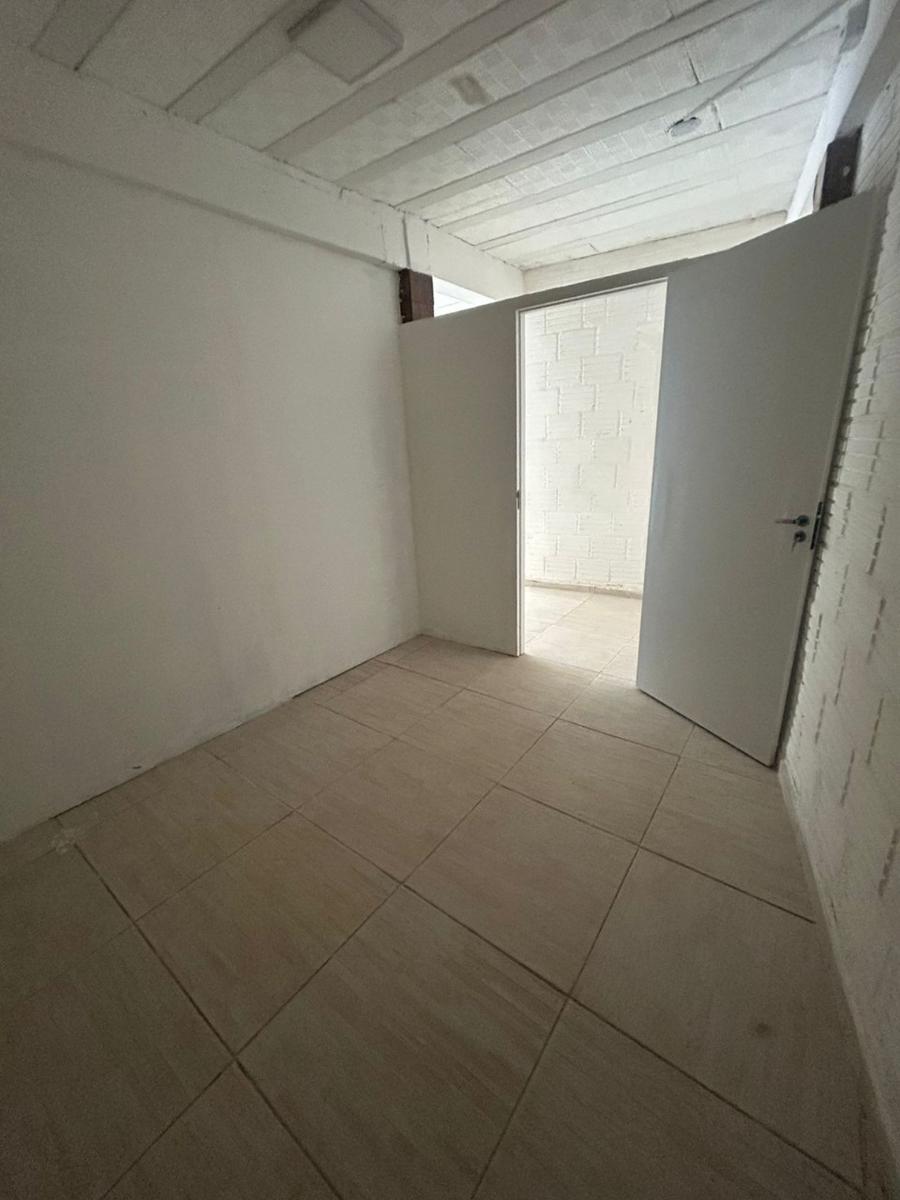 Quitinete, Centro, 2 Quartos, 0 Vaga