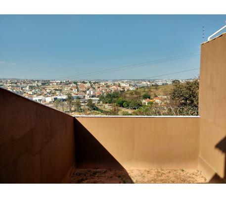 Casa, Arvoredo II, 3 Quartos, 3 Vagas, 1 Suíte