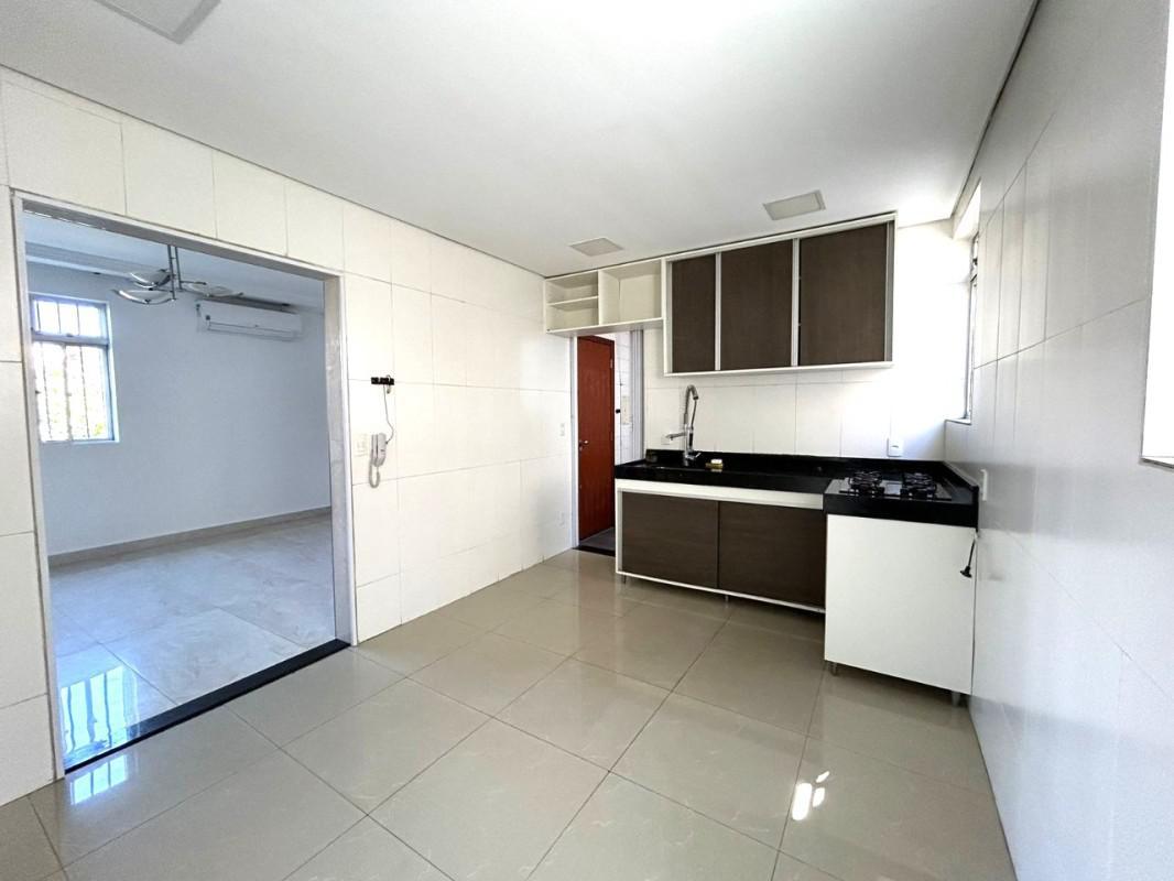 Apartamento, Sagrada Família, 3 Quartos, 1 Vaga, 1 Suíte