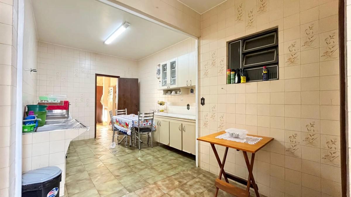 Casa, Luxemburgo, 5 Quartos, 4 Vagas, 2 Suítes