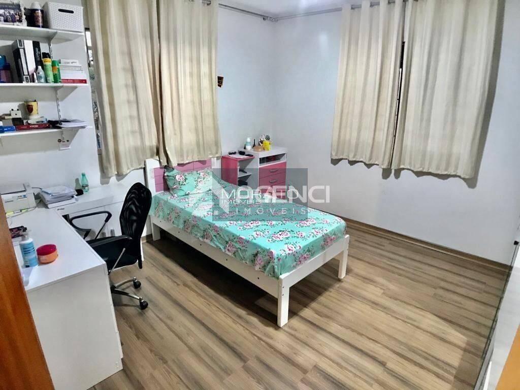 Casa, Cabral, 5 Quartos, 0 Vaga, 1 Suíte